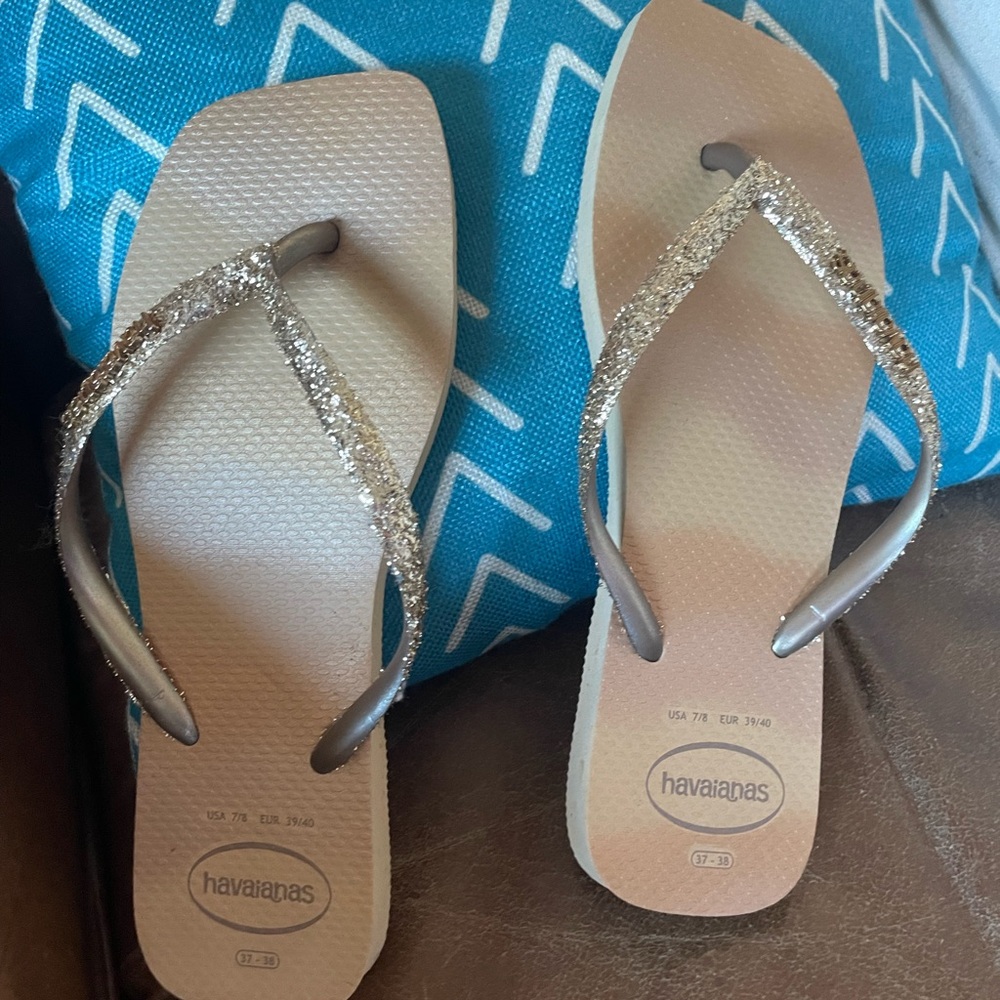 Havaianas Women's Sparkle Strap Flip Flops - Light Pink/Gold